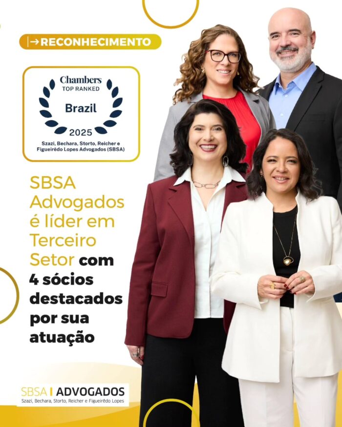 #paratodosverem Fundo branco com círculos e efeitos visuais abstratos em tons de amarelo. Em primeiro plano e à direita, fotos coloridas e em plano médio dos sócios; Paula, Eduardo, Erika e Laís. Na sequência, carrossel de imagens com mesmo padrão visual, contendo fotos dos sócios, depoimentos escritos sobre suas atuações e do escritório e foto coletiva da equipe.